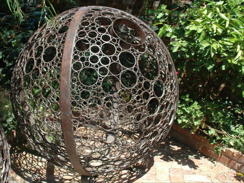 Arts Rutherglen Sculpture Trail - Tourism Guide 2