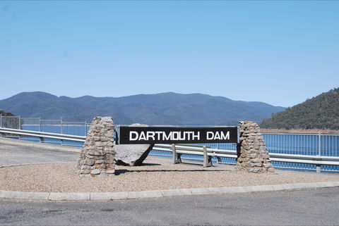 Dartmouth Dam Wall Picnic Area - Cruises Travel 0