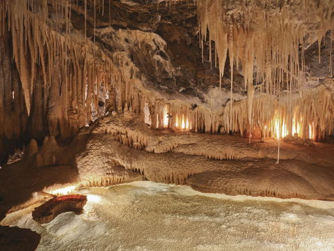 Devonport, Cradle Mountain And The Great Western Tiers - Tourism Guide 1