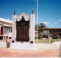 Gayndah War Memorial - Tourism Guide