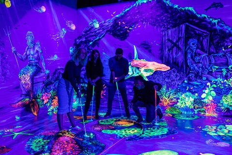 Glowing Rooms 3D Mini Golf - Cruises Travel 0