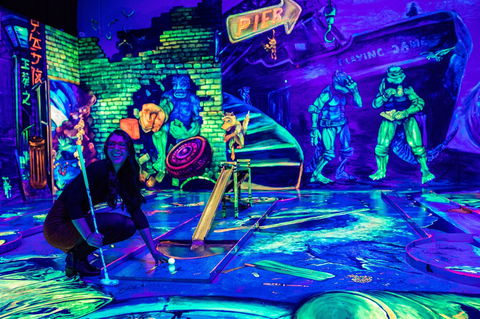 Glowing Rooms 3D Mini Golf - Cruises Travel 1