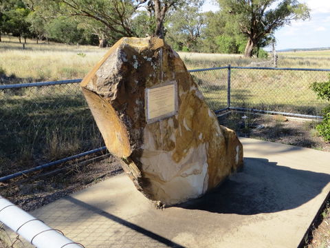 John Oxley Monument - Tourism Guide 1