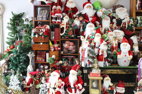 Mrs Claus And Santa - Cruises Travel 2