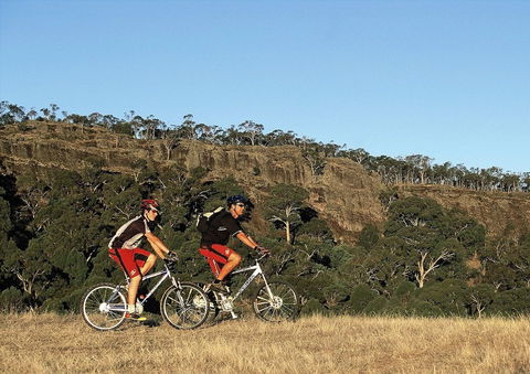 Victoria's High Country - Tourism Guide 2