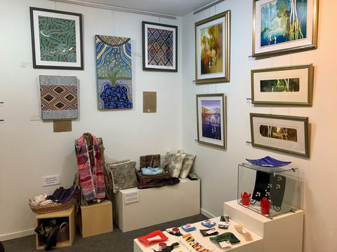 Batemans Bay Visitors Centre Art Gallery - Tourism Guide 1