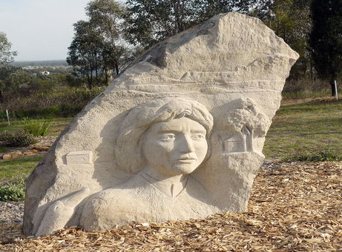 Heritage Sculptures At Pensioners Hill Lookout - Cruises Travel 0