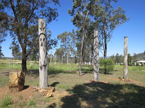 Heritage Sculptures At Pensioners Hill Lookout - Cruises Travel 1
