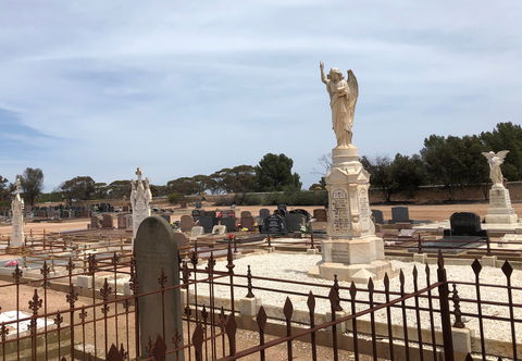 Kadina Cemetery - Tourism Guide 1