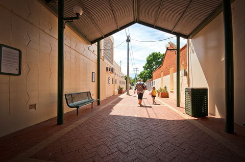 Kiesling Lane Heritage Walk - Tourism Guide 0