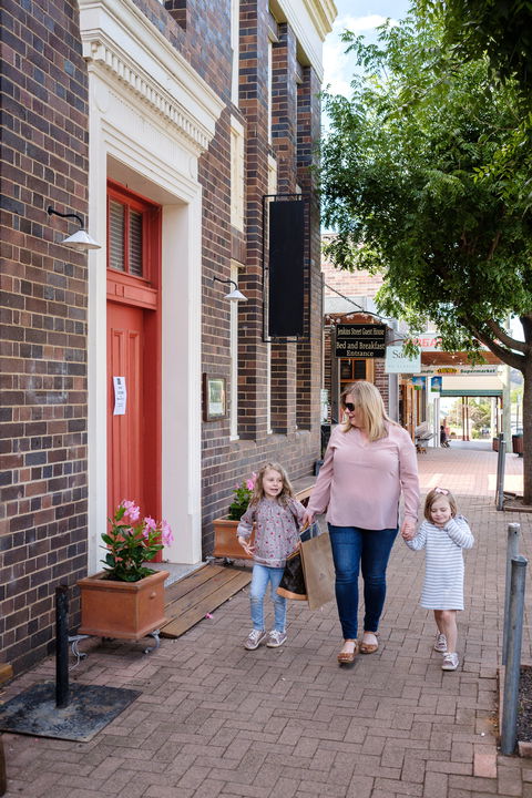 Nundle - Travel Agents 2