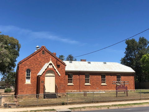 Rutherglen Common School Museum - Tourism Guide 0