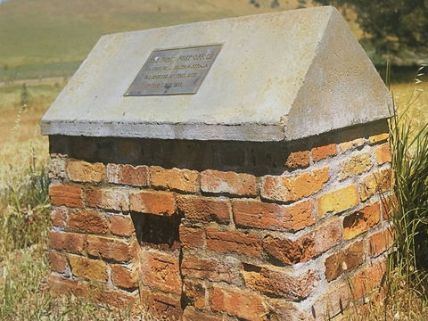The Cairn - Tourism Guide 0