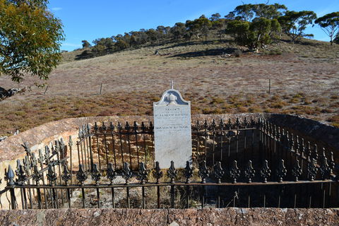 Wangaraleednie Monument & Ruins - Tourism Guide 1
