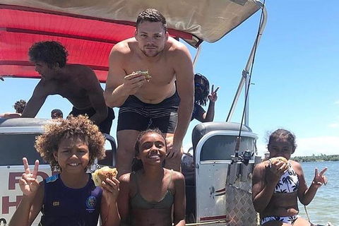 BBQ Boat Hire - Tourism Guide 1