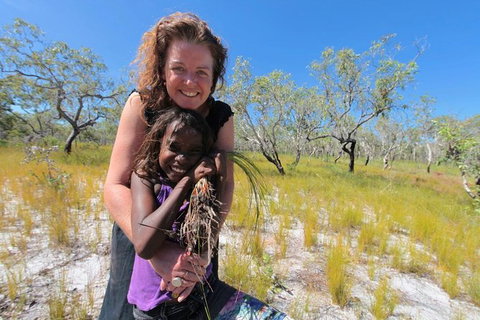 Gay-Wu Woman\'s 5 Day Yolngu Homeland Tour - Tourism Guide 0