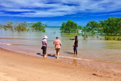 Gay-Wu Woman\'s 5 Day Yolngu Homeland Tour - Tourism Guide 6