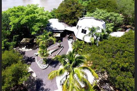 Pathfinder Jumping Crocodile Cruise Shuttle Bus - Tourism Guide 8