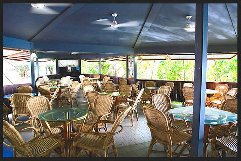 Pathfinder Jumping Crocodile Cruise Shuttle Bus - Tourism Guide 2