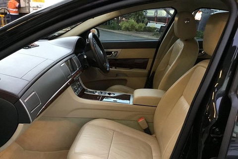 Jaguar Limousine Transfer Cairns Airport To City Or Return - Tourism Guide 7