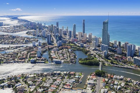 Arrival Private Transfers From Gold Coast Airport OOL To Gold Coast City - Tourism Guide 3