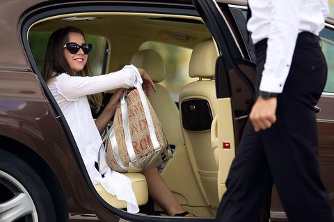 Adelaide Airport (ADL) To City Center To Airport - Private Transfer - Tourism Guide 1