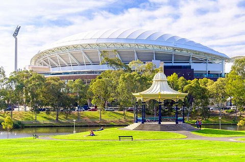 Adelaide Airport Transfers : Adelaide City To Airport ADL In Luxury Car - Tourism Guide 8