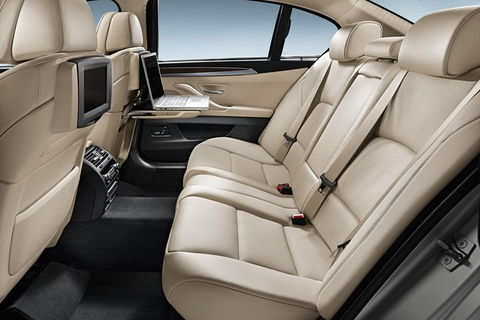 Arrival Private Transfer Melbourne Airport MEL To Melbourne City By Business Car - Tourism Guide 1