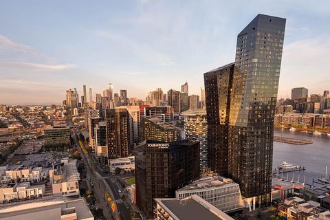 Melbourne Airport Transfers: Melbourne To Melbourne Airport MEL In Luxury Car - Travel Search 5