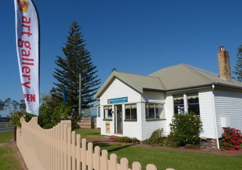 Hastings Fine Art Gallery - Travel Agents 0