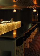 Australian National Hotel - Tourism Guide 1