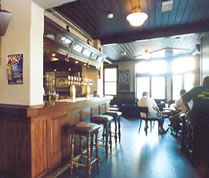 Australian Youth Hotel - Tourism Guide 2