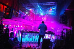 Amplifier Capitol - Tourism Guide 1