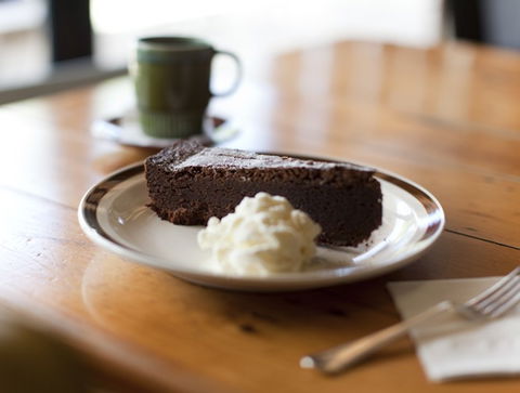 A Bite To Eat, A Drink As Well - Tourism Guide 1