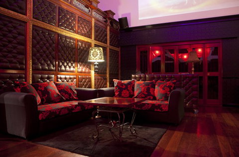 East End Bar - Tourism Guide 2