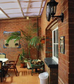 Brookton Club Hotel - Cruises Travel 1