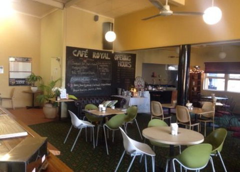 Royal Hotel Motel - Travel Agents 4