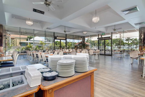 Charlie’s Seafood Buffet - Tourism Guide 0