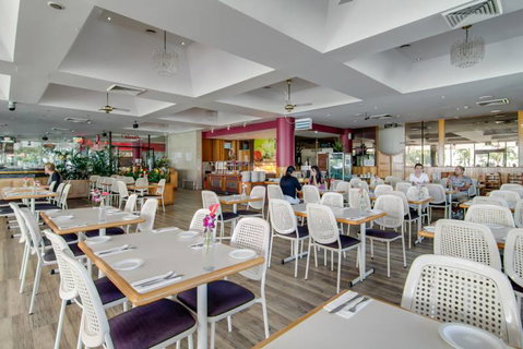 Charlie’s Seafood Buffet - Tourism Guide 1