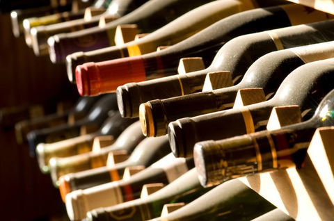 Charlie’s Liquor Barn - Tourism Guide 3