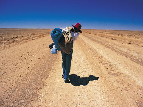 A Portrait Of Australia: Stories Through The Lens Of Australian Geographic - Tourism Guide 0