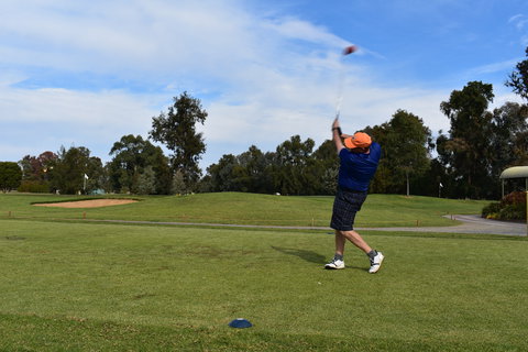 Nine And Dine Golf And Buffet Dinner With Seafood - Travel Agents 2