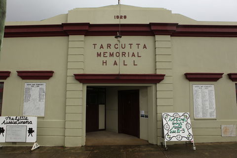 Tarcutta Markets - Cruises Travel 2