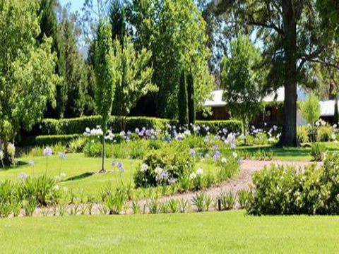 The Paterson Allyn Garden Ramble - Tourism Guide 1