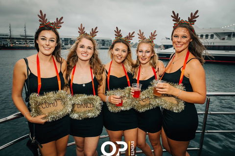The Ultimate Sydney Christmas Eve Cruise - Travel Search 1