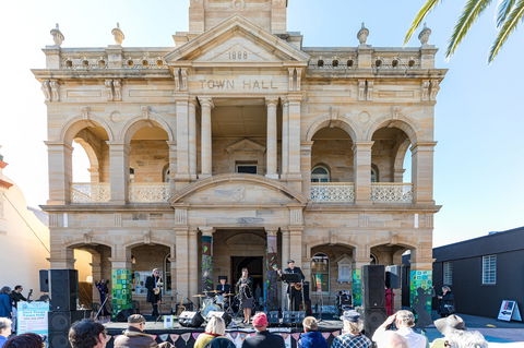 Jumpers And Jazz In July Festival - Travel Agents 1