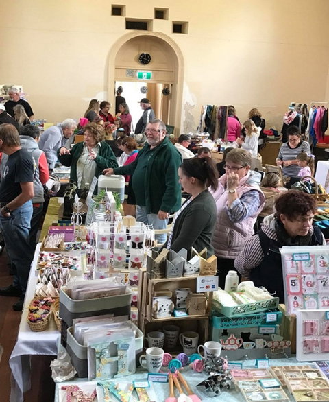 Saddleworth Market - Tourism Guide 0