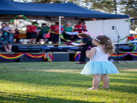 Yass Community Christmas Carols - Tourism Guide 2