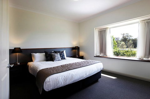 Harrigan's Irish Pub & Accommodation - Tourism Guide 4