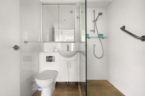 Harbourside 76 - Travel Agents 3